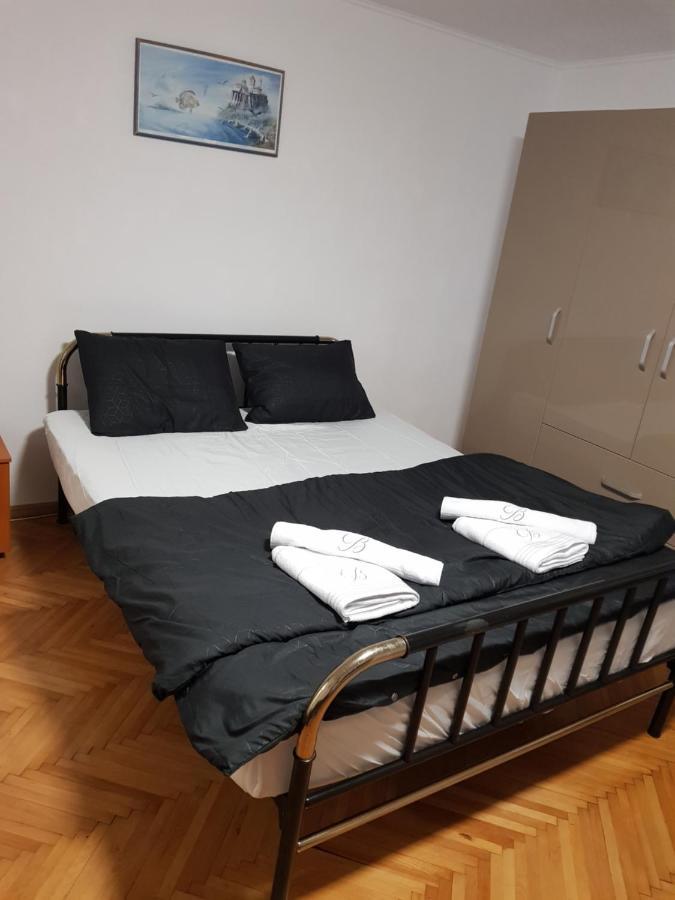 Appartement La Zoli - Apartament 1 Cam, Zona Freidorf Cu Parcare Publica à Timişoara Extérieur photo